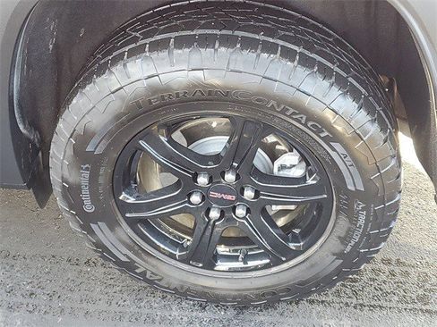 Used 2023 GMC Acadia AT4 w/ Technology Package image 7