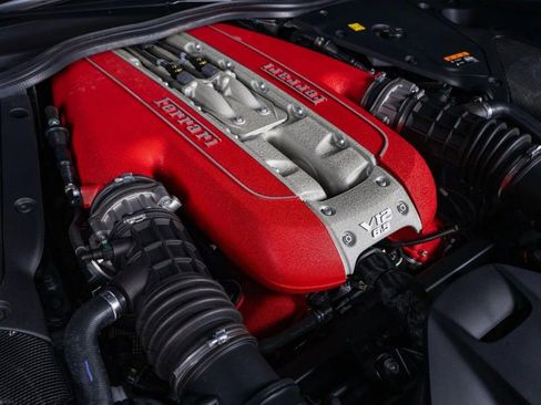 Used 2022 Ferrari 812 GTS RWD image 19