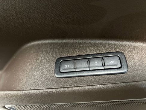 Used 2019 GMC Yukon Denali w/ Denali Ultimate Package AWD/4WD image 14