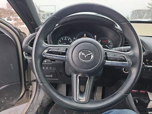 Used 2022 MAZDA MAZDA3 s image 13