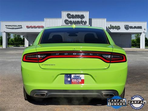 Used 2023 Dodge Charger SXT w/ Cold Weather Package image 5