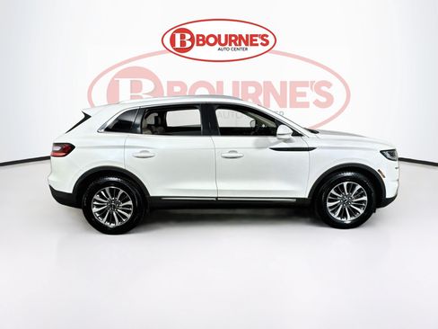 Used 2022 Lincoln Nautilus AWD w/ Premium Package image 11