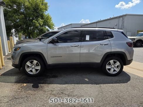 Used 2022 Jeep Compass Latitude w/ Convenience Group AWD/4WD image 2