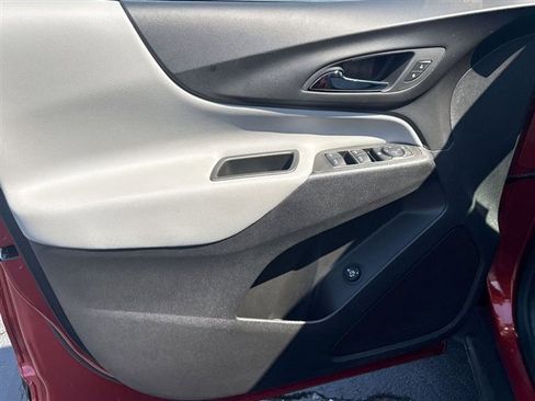 Certified 2024 Chevrolet Equinox LT w/ LPO, Floor Liner Package image 21