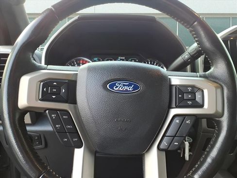 Used 2022 Ford F350 Lariat image 13
