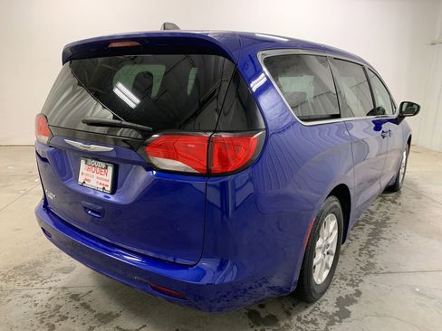 Used 2021 Chrysler Voyager LX image 26