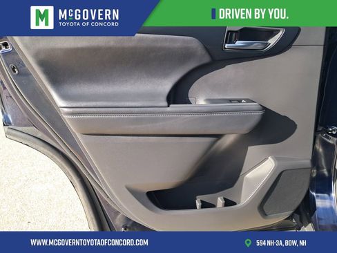 Used 2024 Toyota Highlander XLE image 10