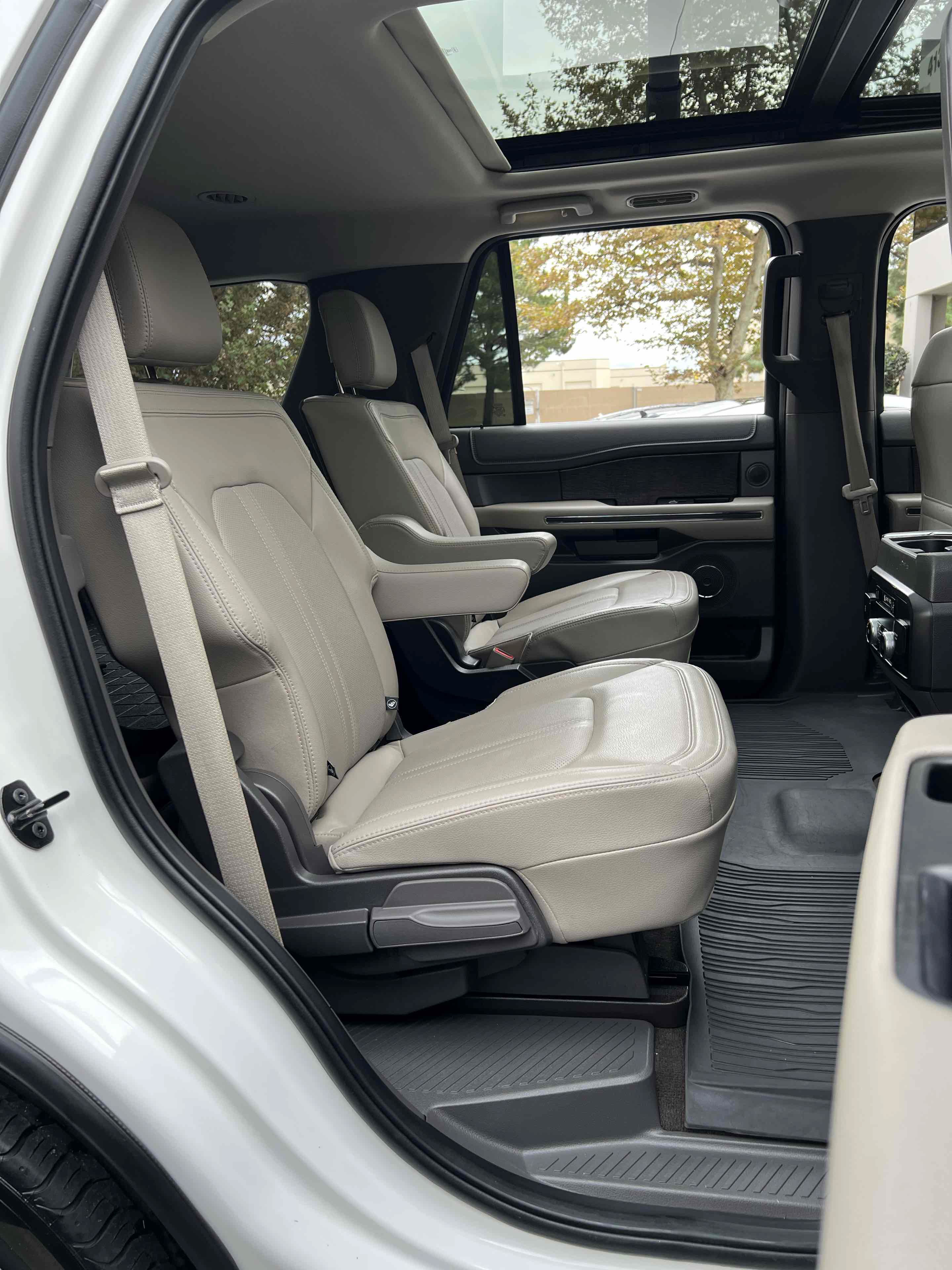 Used 2021 Ford Expedition Limited AWD/4WD image 40