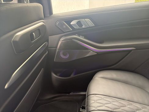 Used 2024 BMW X7 M60i w/ Executive Package image 20