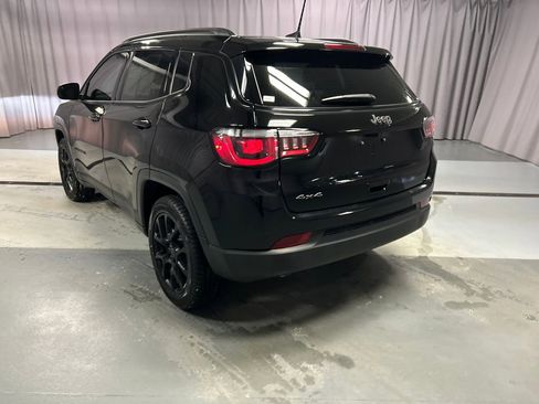 Used 2025 Jeep Compass Latitude w/ Altitude Special Edition image 5