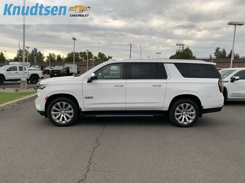 Used 2021 Chevrolet Suburban Premier w/ Texas Edition AWD/4WD image 4