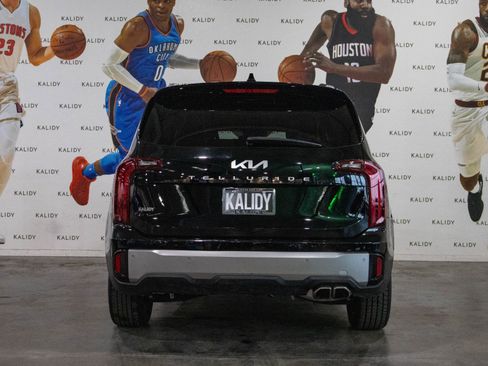 Used 2025 Kia Telluride S FWD image 24