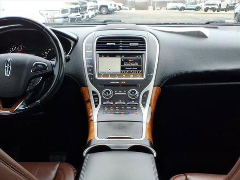 Used 2018 Lincoln MKX Reserve w/ Lincoln MKX Climate Package image 10