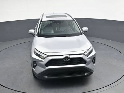 Used 2022 Toyota RAV4 XLE Premium FWD image 29