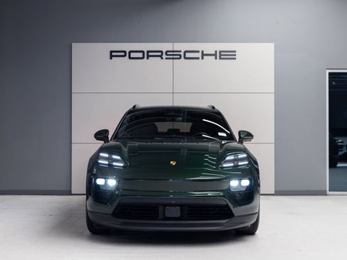 Certified 2025 Porsche Macan Electric image 10