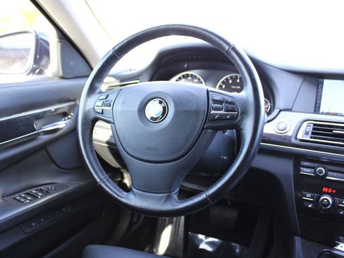 Used 2011 BMW 750i xDrive image 13