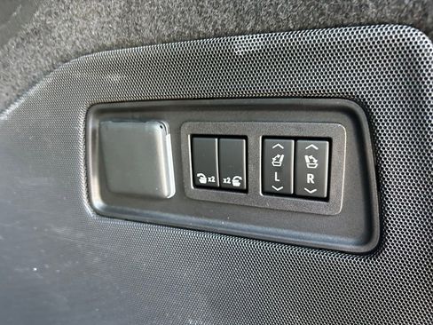 Used 2023 Cadillac Escalade ESV Premium Luxury RWD image 44