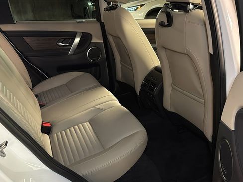 Used 2024 Land Rover Discovery Sport S image 12