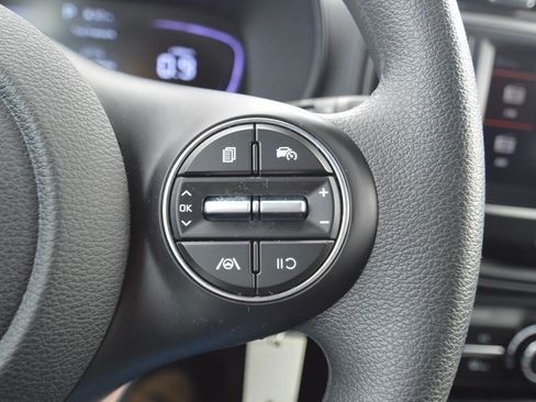 Used 2025 Kia Soul LX image 34