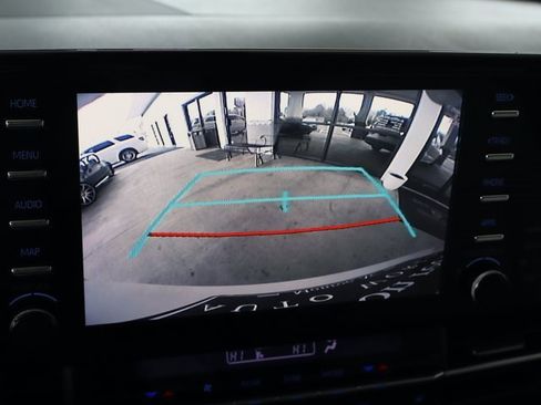 Used 2021 Toyota Sienna XLE image 34