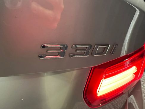 Used 2017 BMW 330i Sedan image 25