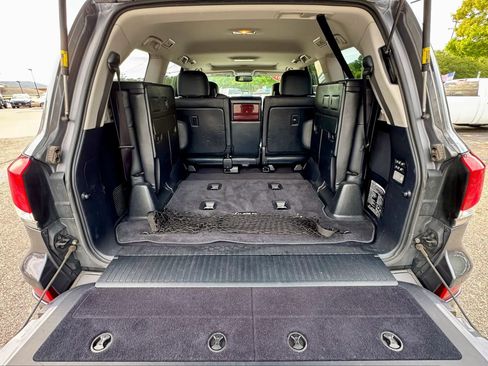Used 2013 Lexus LX 570 4WD w/ Luxury Pkg image 20