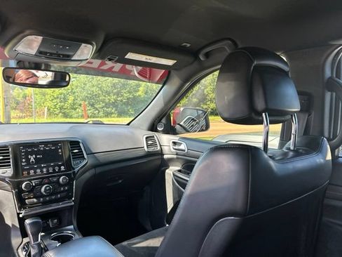 Used 2022 Jeep Grand Cherokee Laredo X RWD image 37