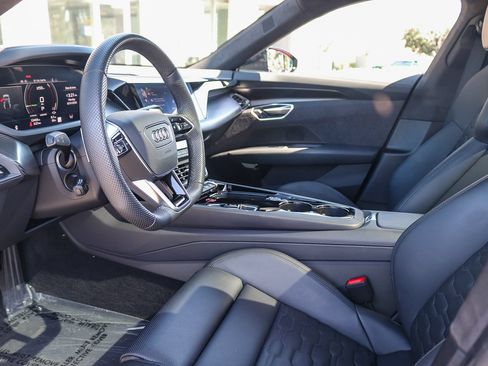 Used 2024 Audi e-tron GT Prestige AWD/4WD image 18