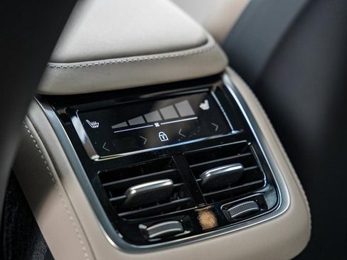 New 2026 Volvo XC90 B6 Ultra image 33