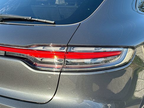 Used 2022 Porsche Macan image 29