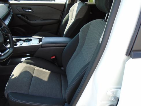 Used 2023 Nissan Rogue SV FWD image 12