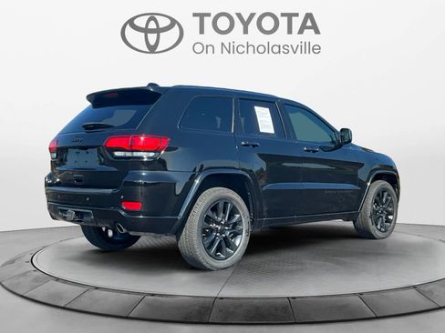 Used 2021 Jeep Grand Cherokee Laredo X AWD/4WD image 5