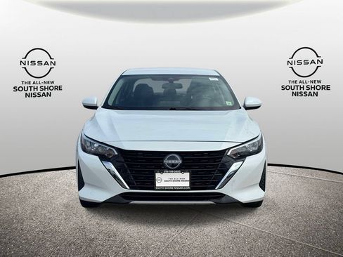 Used 2025 Nissan Sentra SV w/ Trunk Package FWD image 2