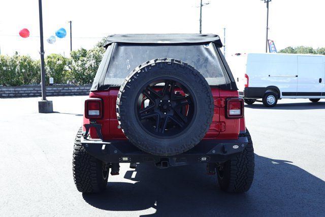 Used 2019 Jeep Wrangler Unlimited Sahara AWD/4WD image 4