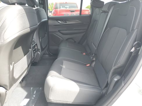 New 2025 Jeep Grand Cherokee Laredo X image 12