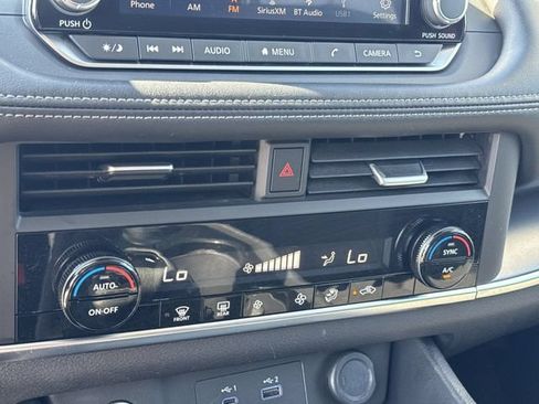 Used 2023 Nissan Rogue SV AWD/4WD image 19