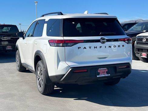 New 2026 Nissan Pathfinder SV FWD image 4