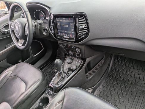 Used 2018 Jeep Compass Limited image 37