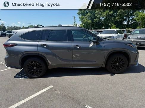 Used 2024 Toyota Highlander XSE image 13