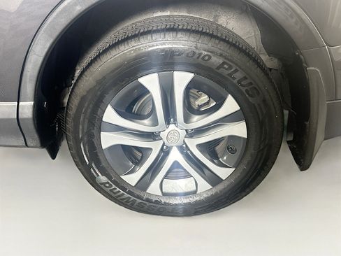 Used 2018 Toyota RAV4 LE w/ Carpet Mat Package FWD image 11