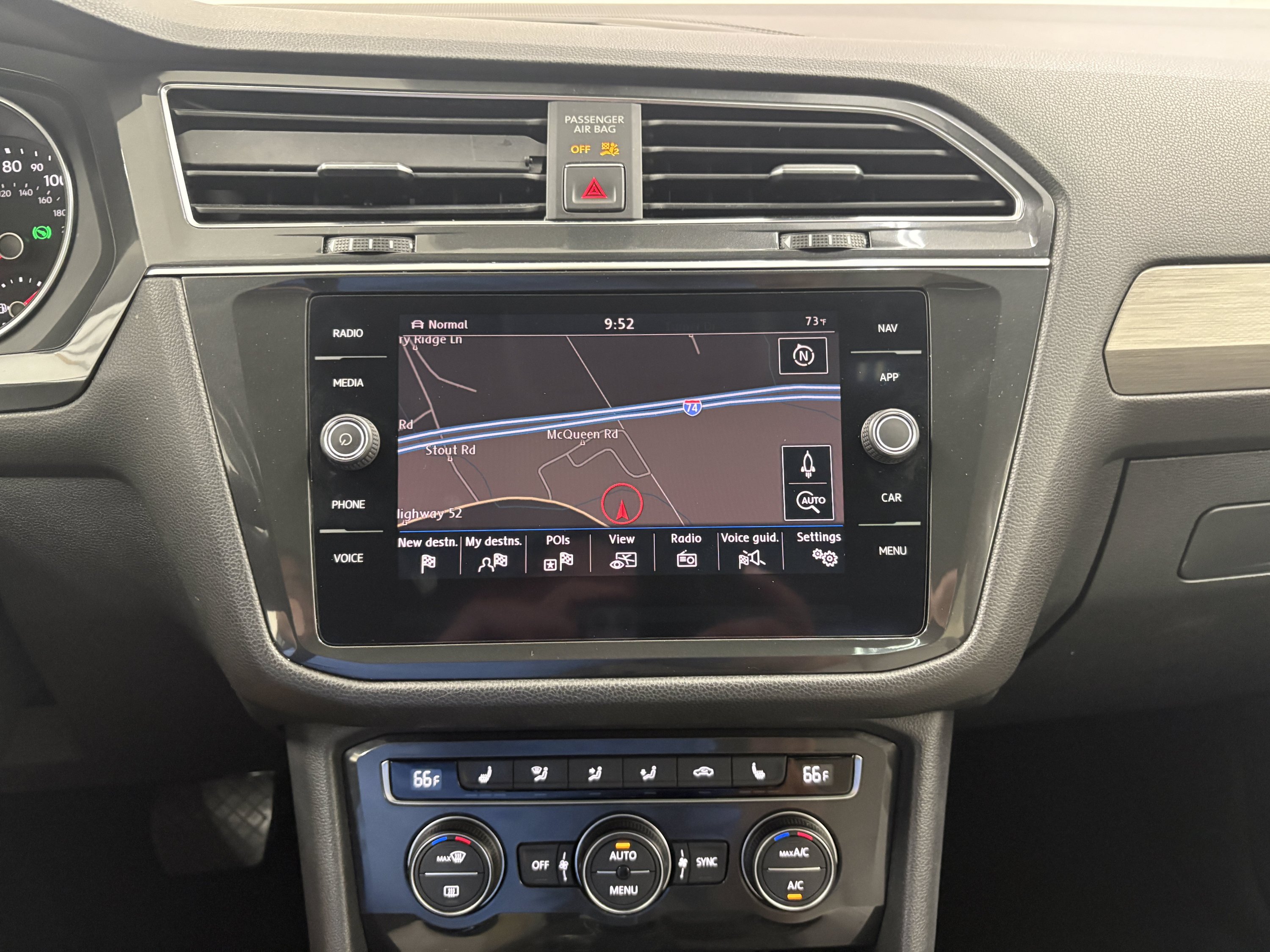 Used 2018 Volkswagen Tiguan SEL AWD/4WD image 15