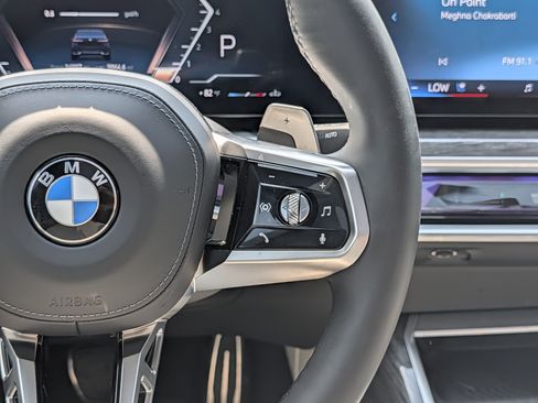 Used 2023 BMW 760i xDrive AWD/4WD image 25