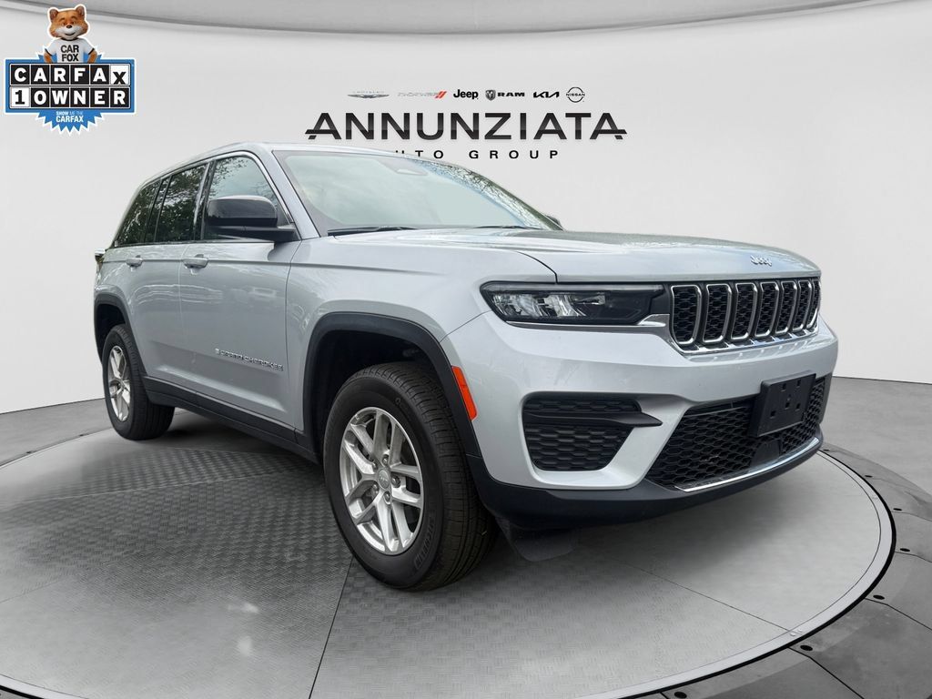Used 2025 Jeep Grand Cherokee Laredo X w/ Luxury Tech Group I AWD/4WD image 7