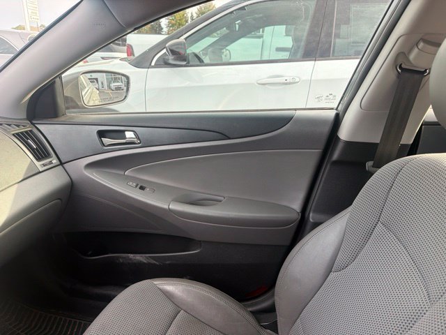 Used 2013 Hyundai Sonata SE FWD image 9