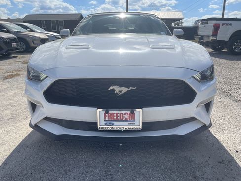 Used 2022 Ford Mustang Premium image 9