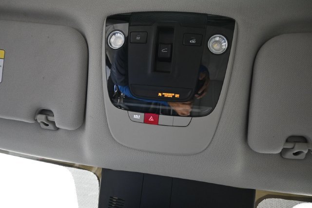 Used 2025 Kia Sorento S w/ Panoramic Sunroof Package FWD image 23