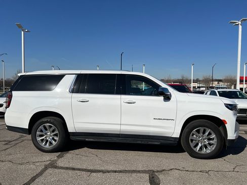 Used 2023 Chevrolet Suburban Premier image 2