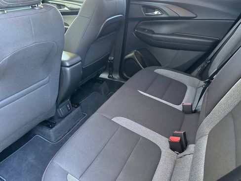 Used 2025 Chevrolet TrailBlazer LT w/ Convenience Package FWD image 12