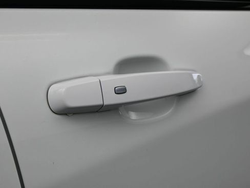 Used 2023 Chevrolet Equinox RS FWD image 37