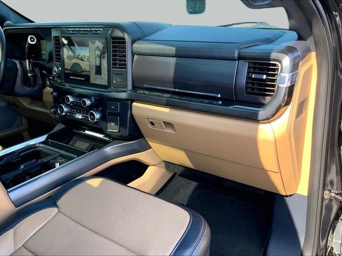 Used 2023 Ford F350 Lariat w/ Lariat Ultimate Package AWD/4WD image 17